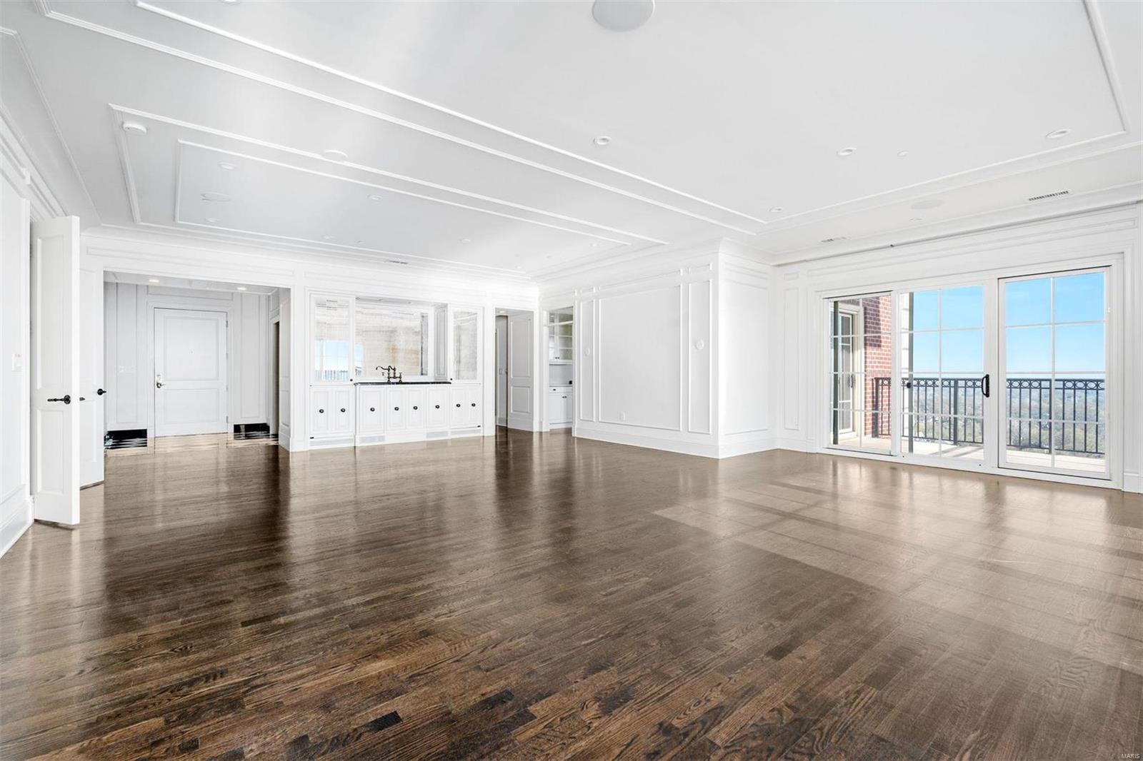 Plaza In Clayton A Condo The - Residential