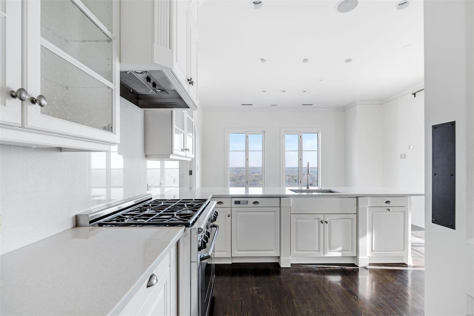 Plaza In Clayton A Condo The - Residential