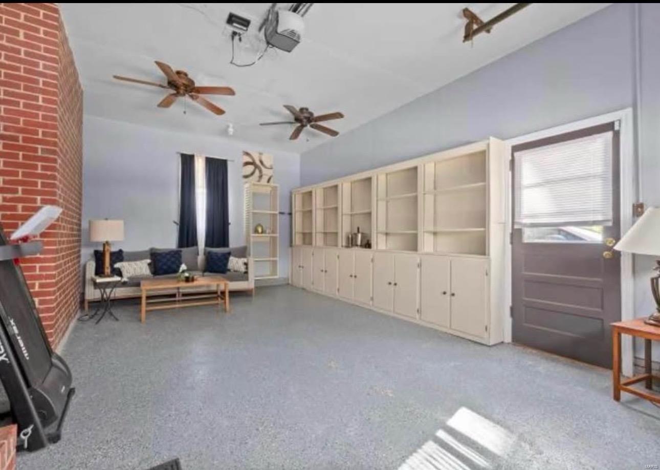 Godfrey, Illinois 62035, United States, 2 Bedrooms Bedrooms, ,2 BathroomsBathrooms,Residential,Pending,27290