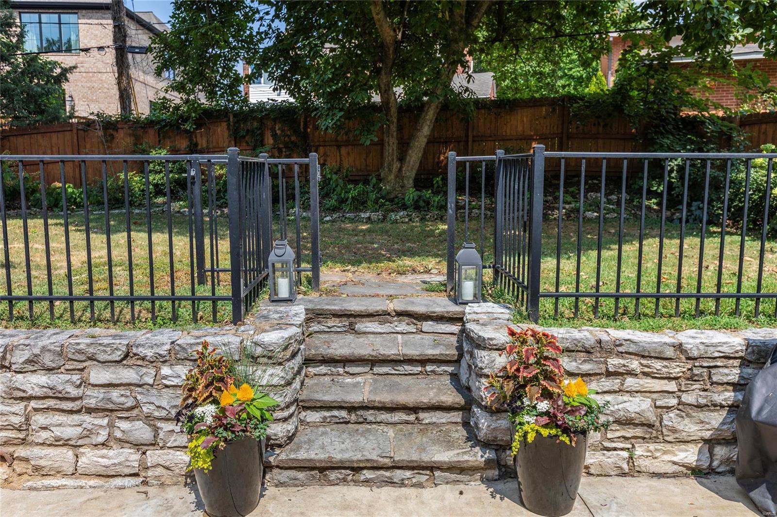 Davis Place - Residential