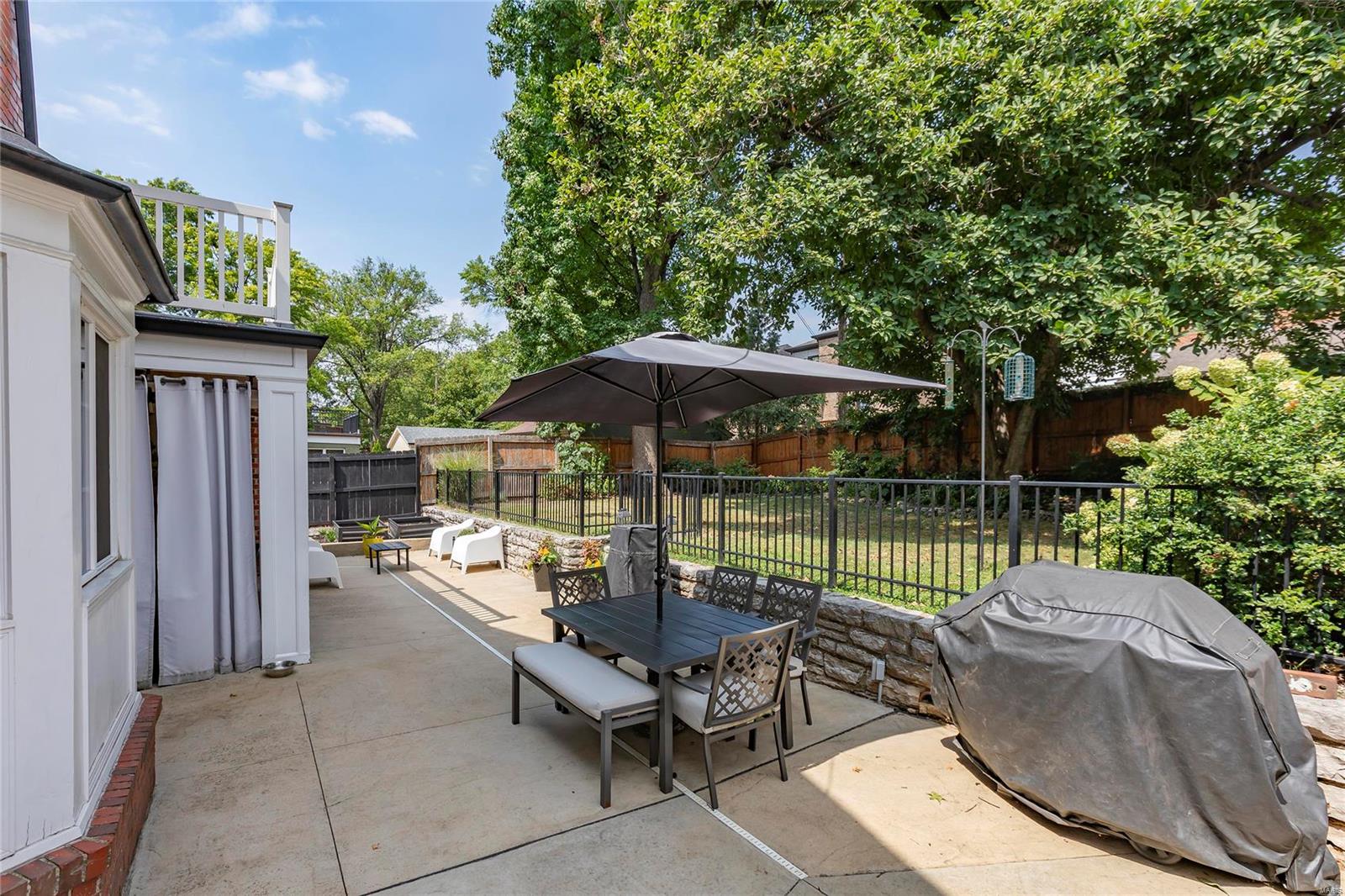 Davis Place - Residential