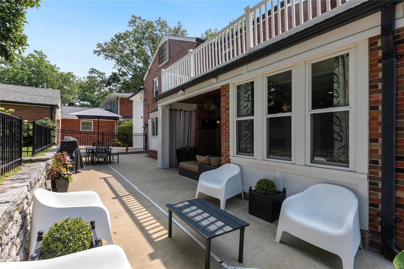 Davis Place - Residential