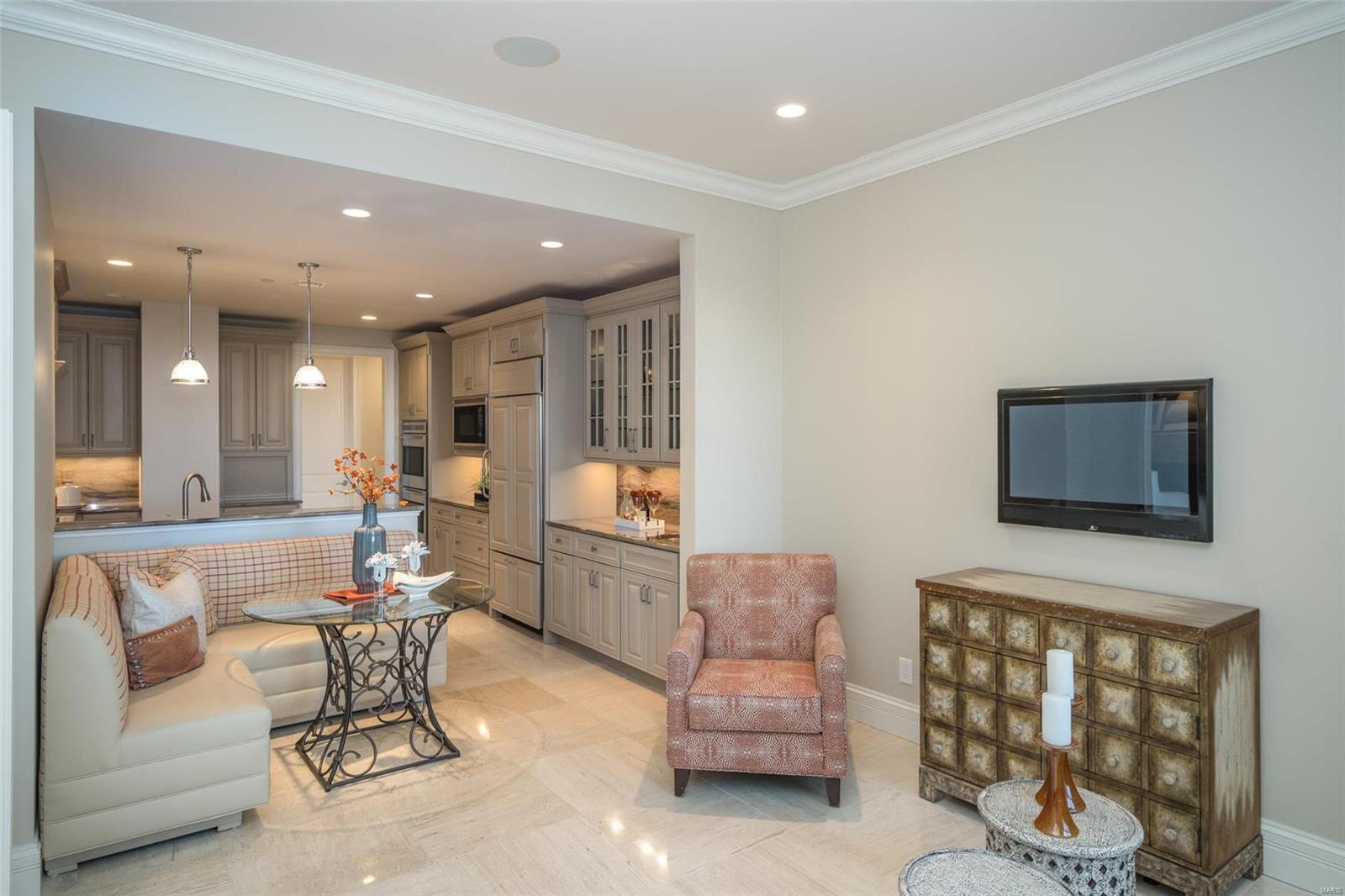 Crescent Condo - Residential