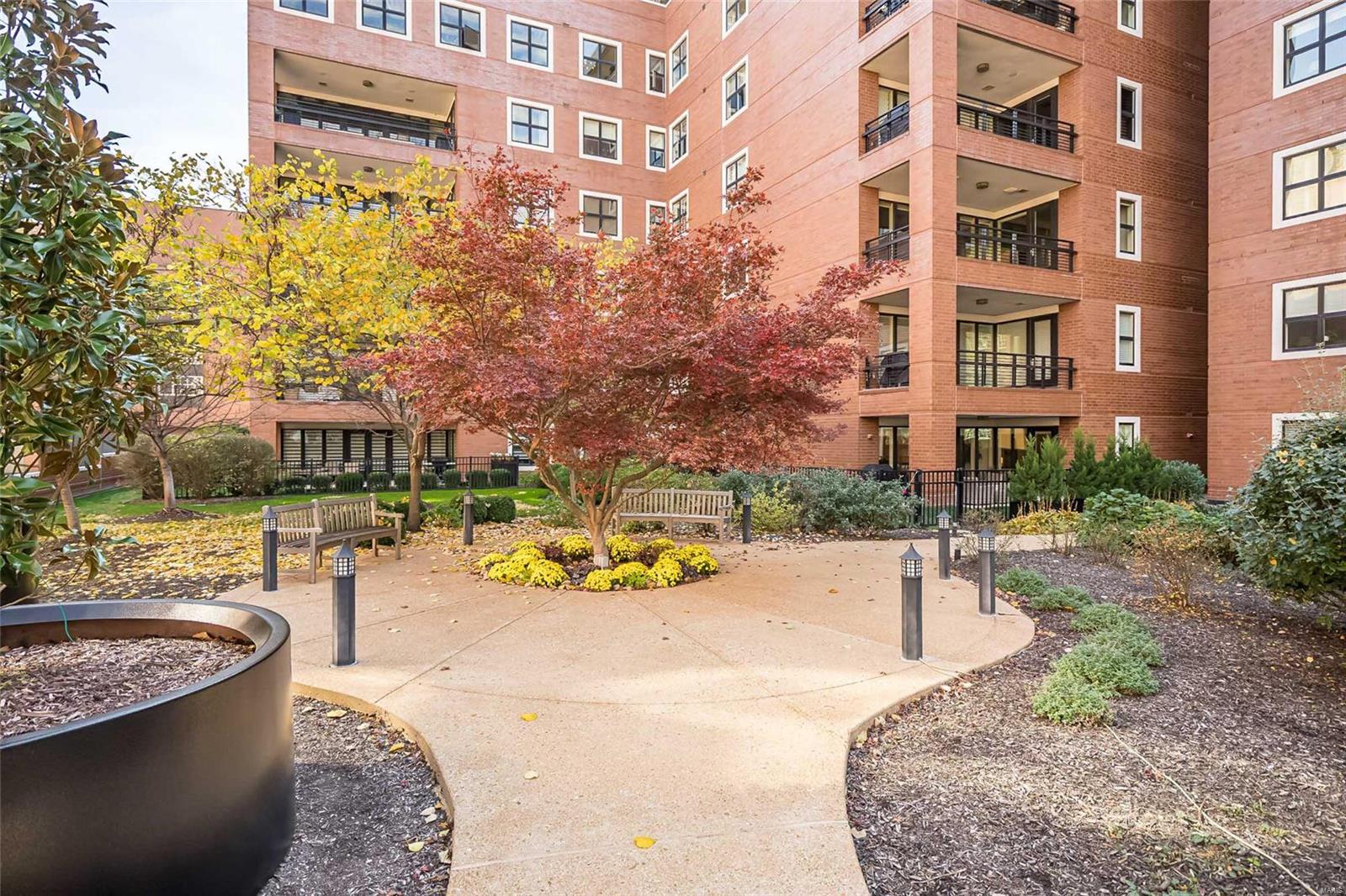 Crescent Condo - Residential