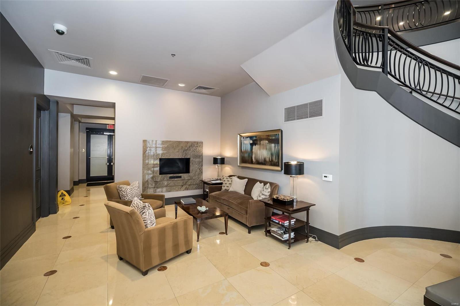 Crescent Condo - Residential