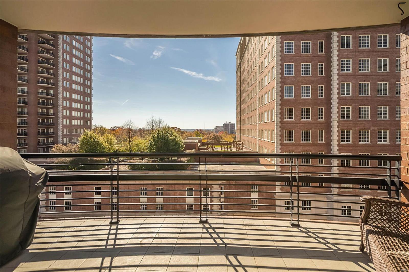 Crescent Condo - Residential