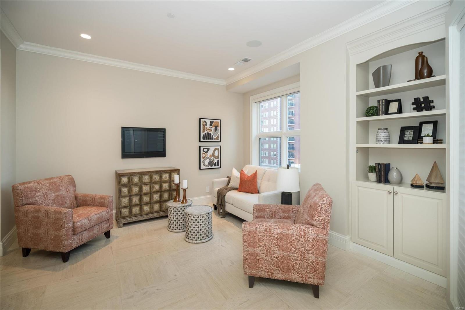 Crescent Condo - Residential