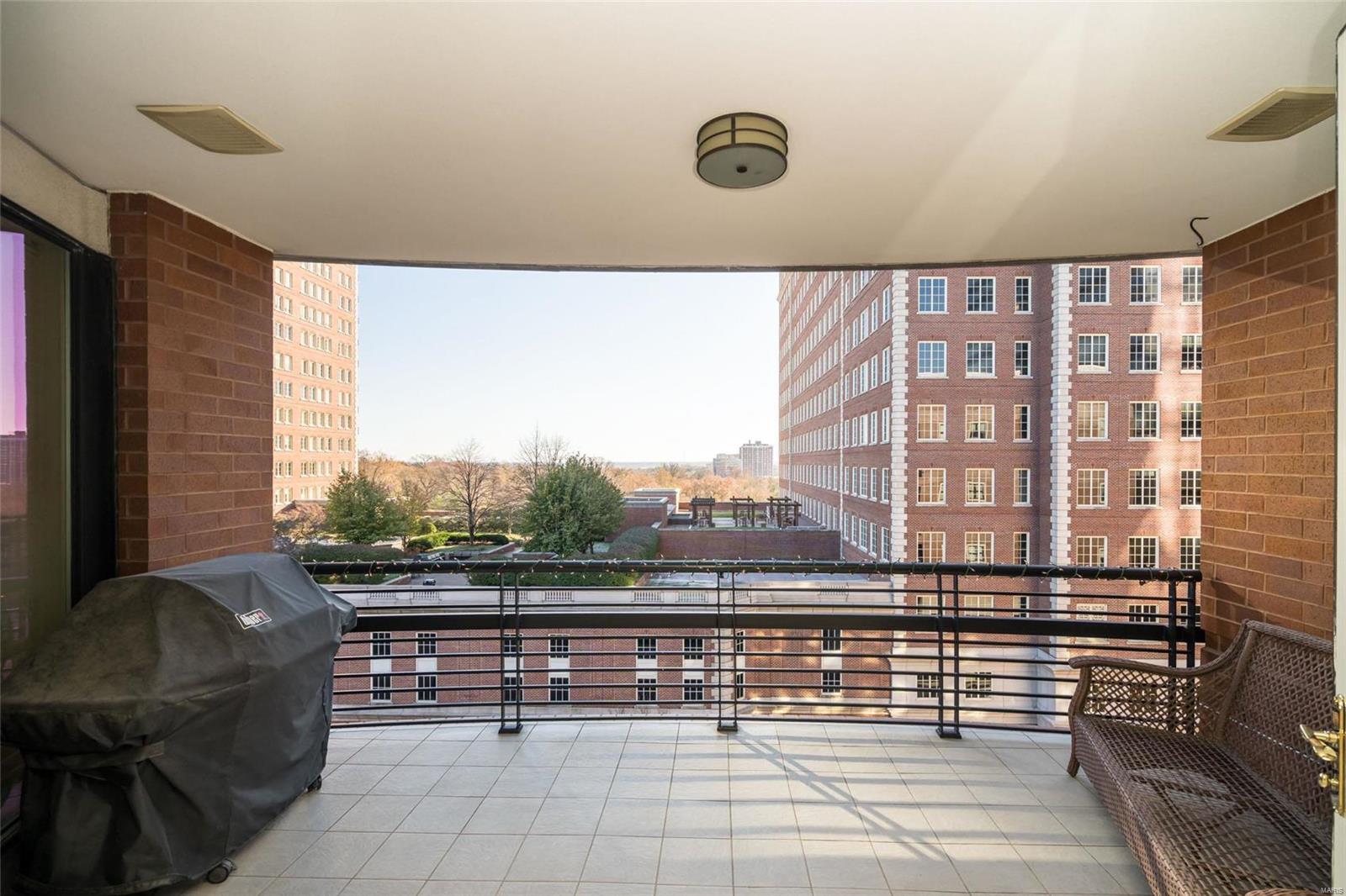 Crescent Condo - Residential