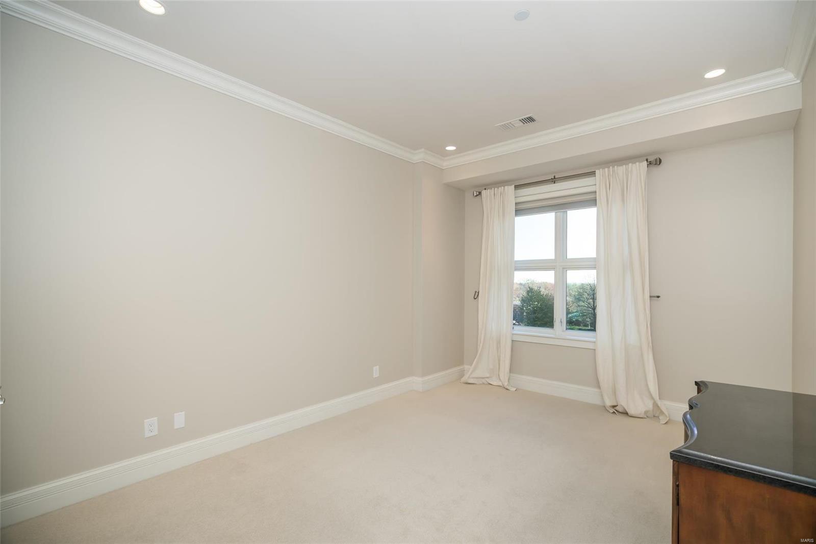 Crescent Condo - Residential