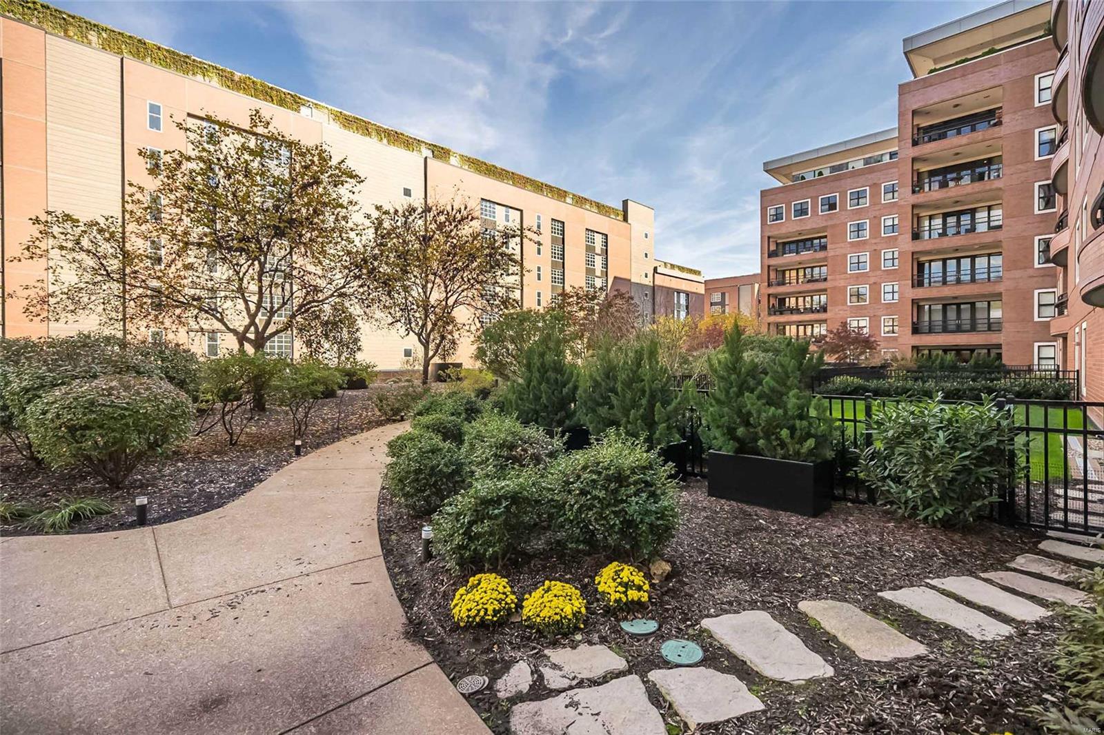 Crescent Condo - Residential