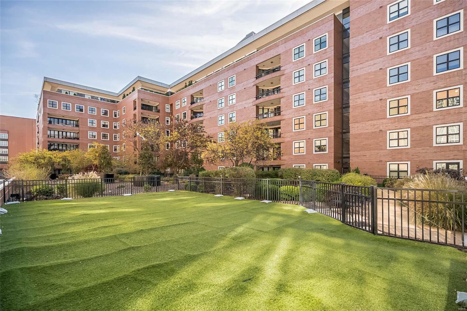 Crescent Condo - Residential