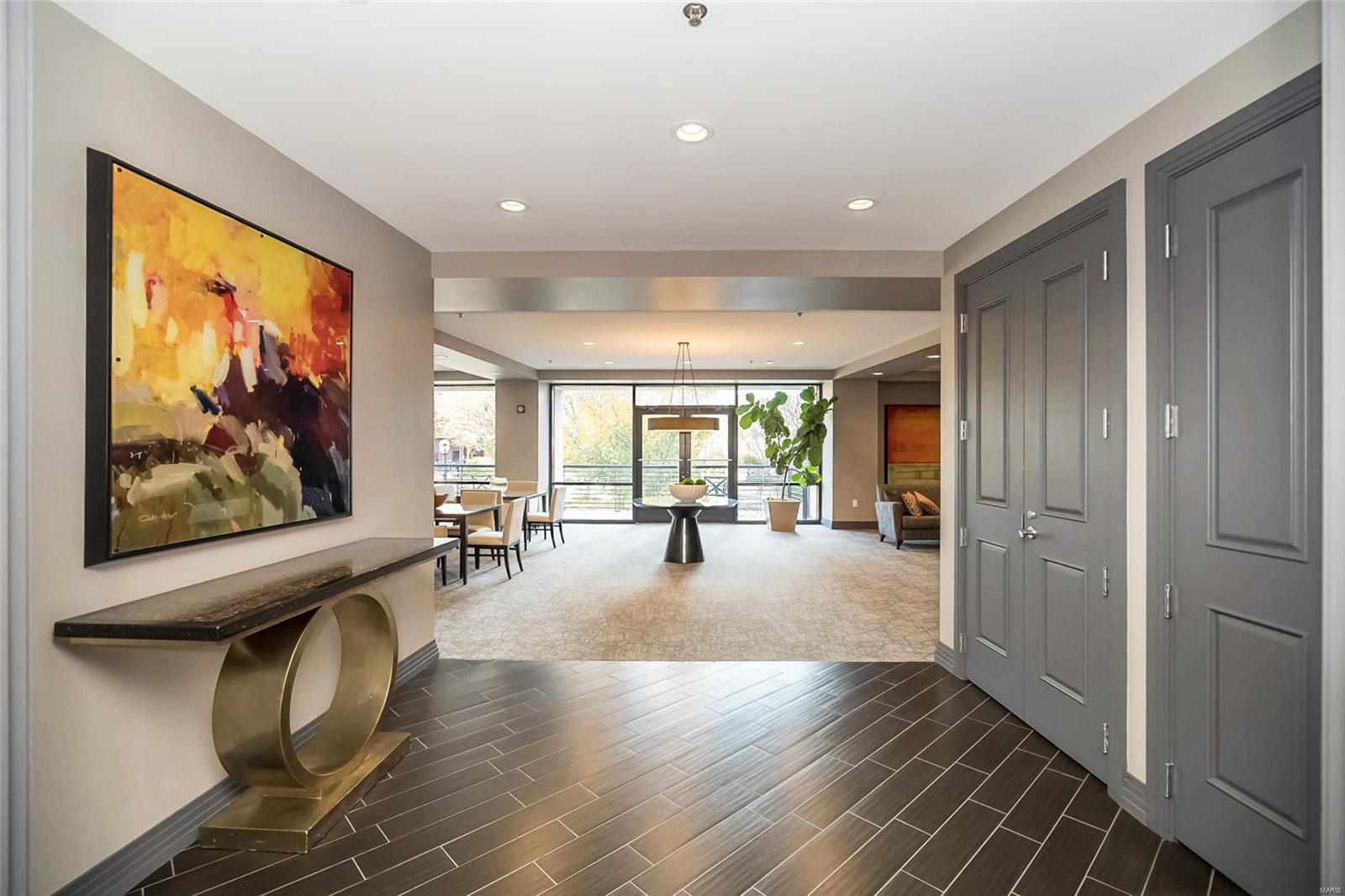 Crescent Condo - Residential