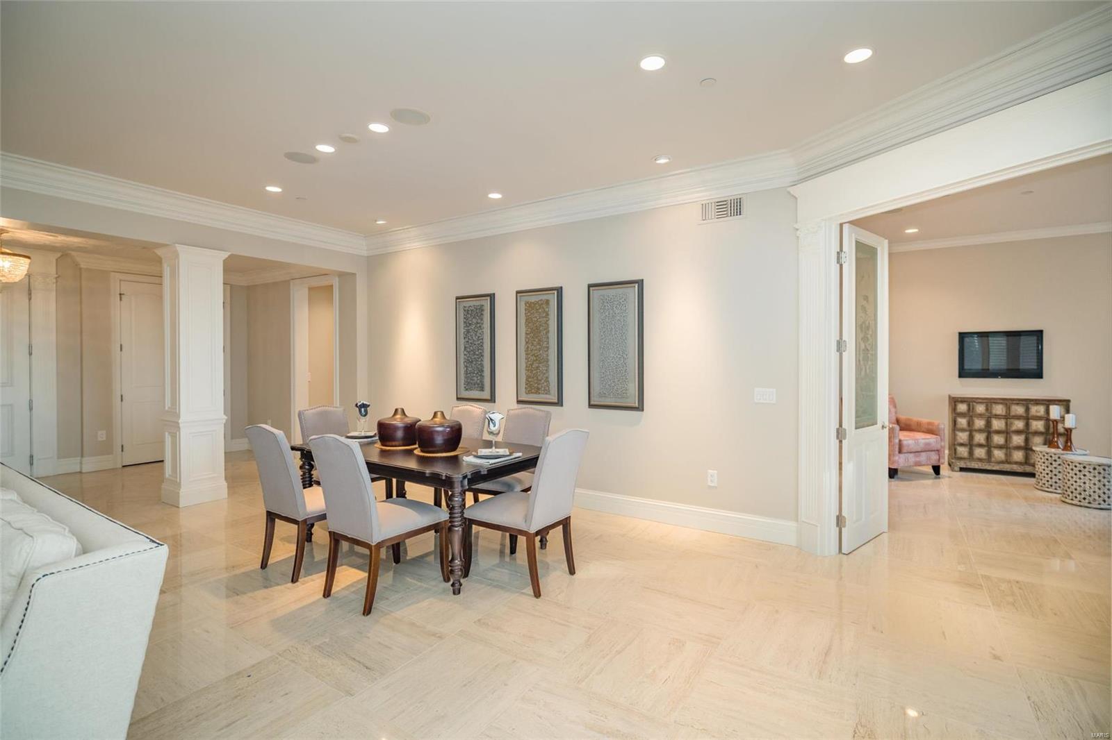 Crescent Condo - Residential