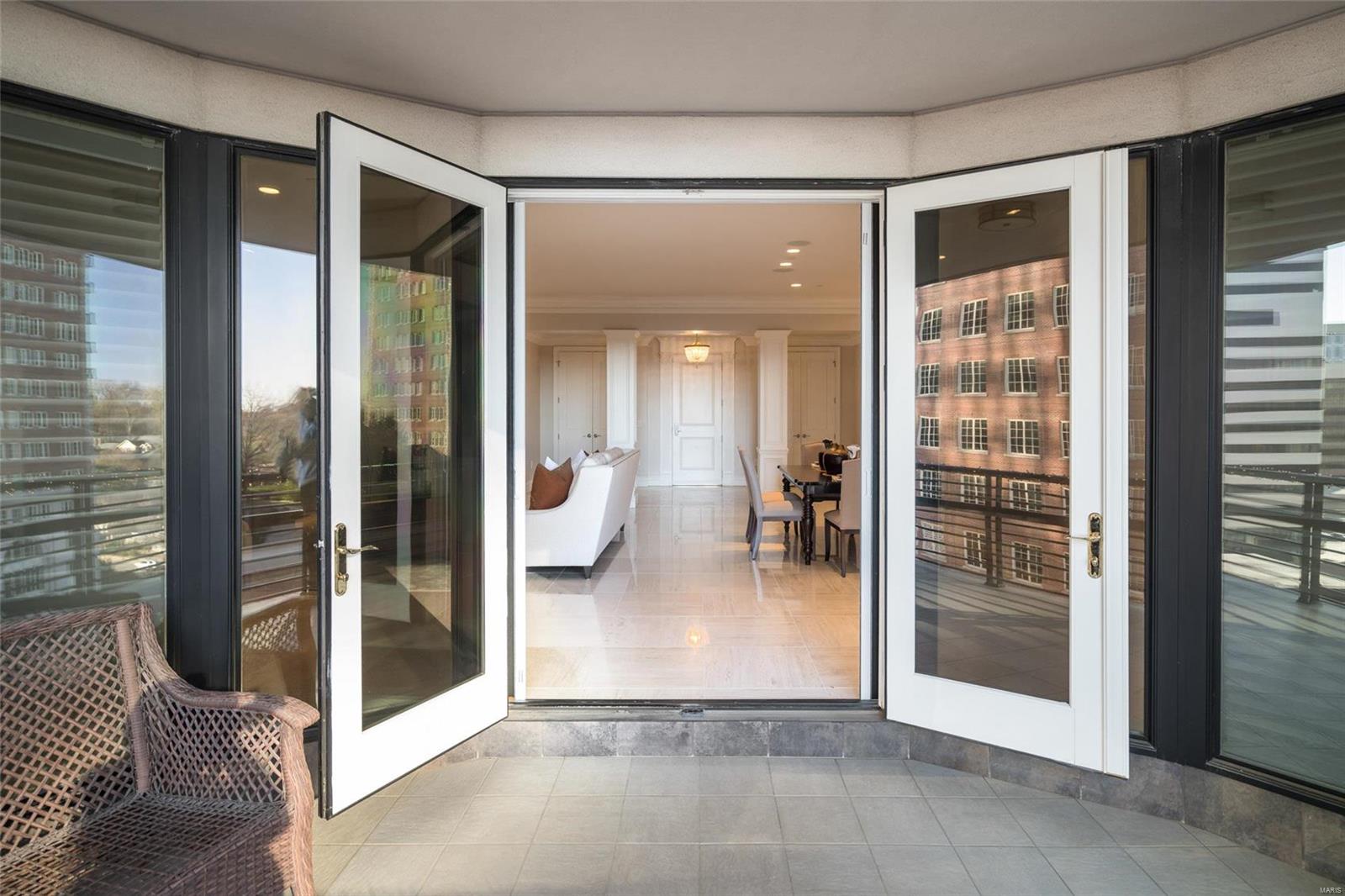 Crescent Condo - Residential