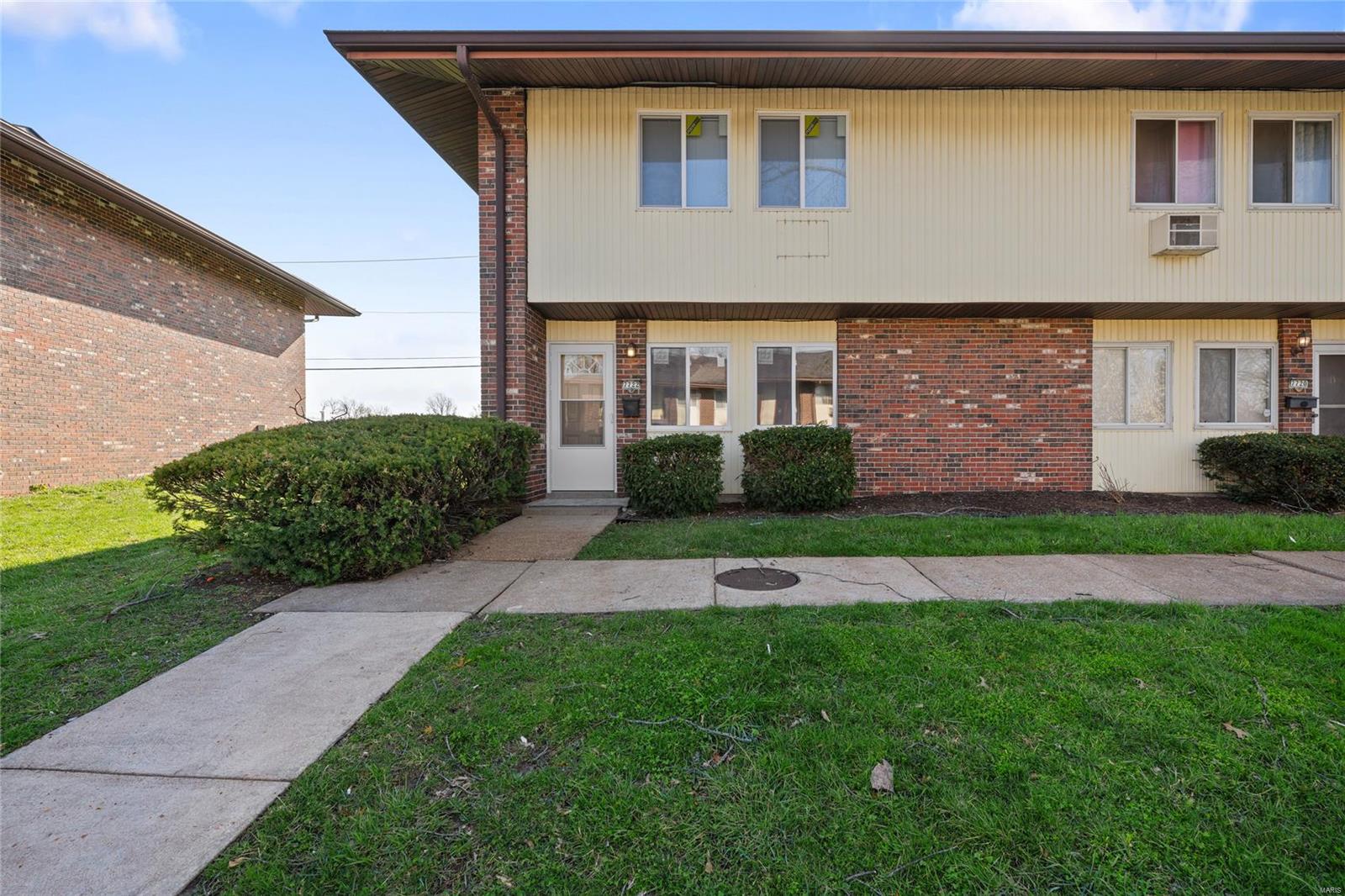 7722 Hazelcrest