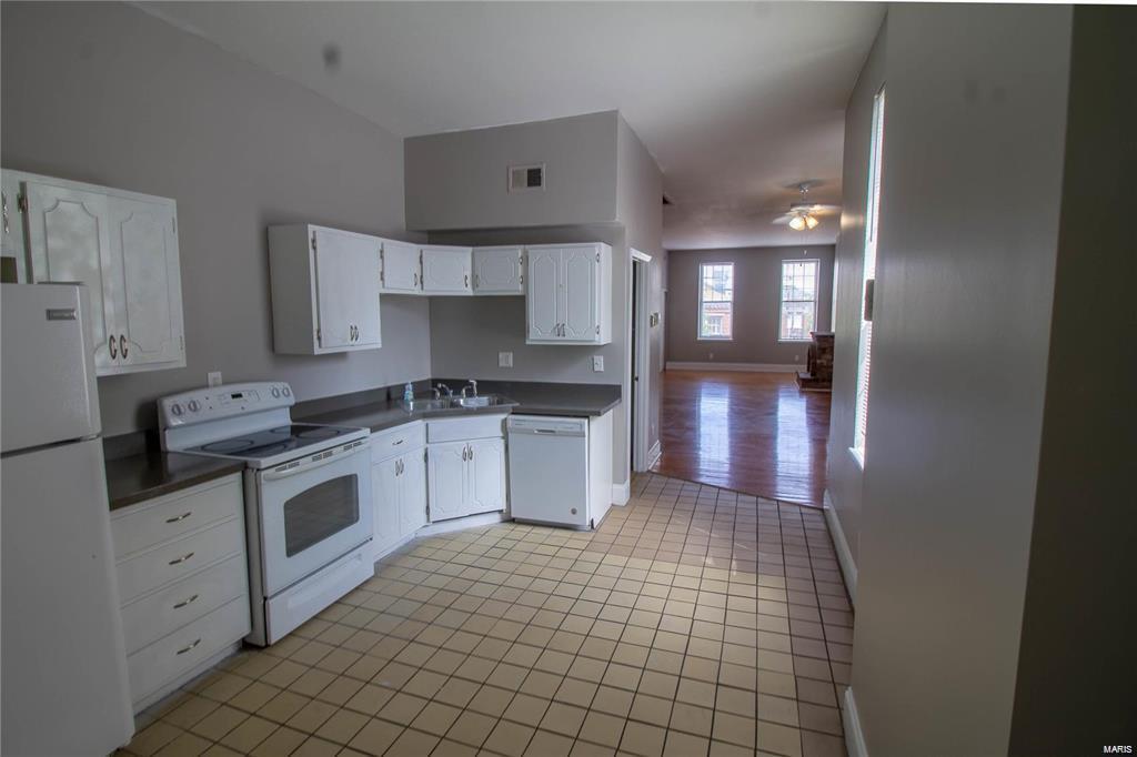 St Louis, Missouri 63104, United States, 2 Bedrooms Bedrooms, ,2 BathroomsBathrooms,Residential,Active,87096