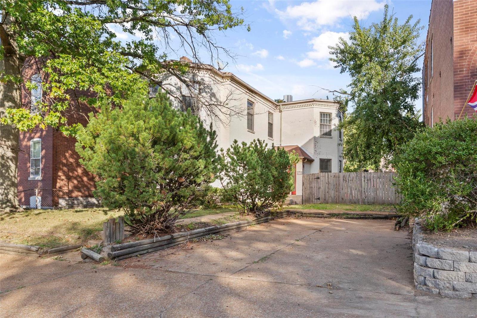 Saint Louis Commons Add - Residential