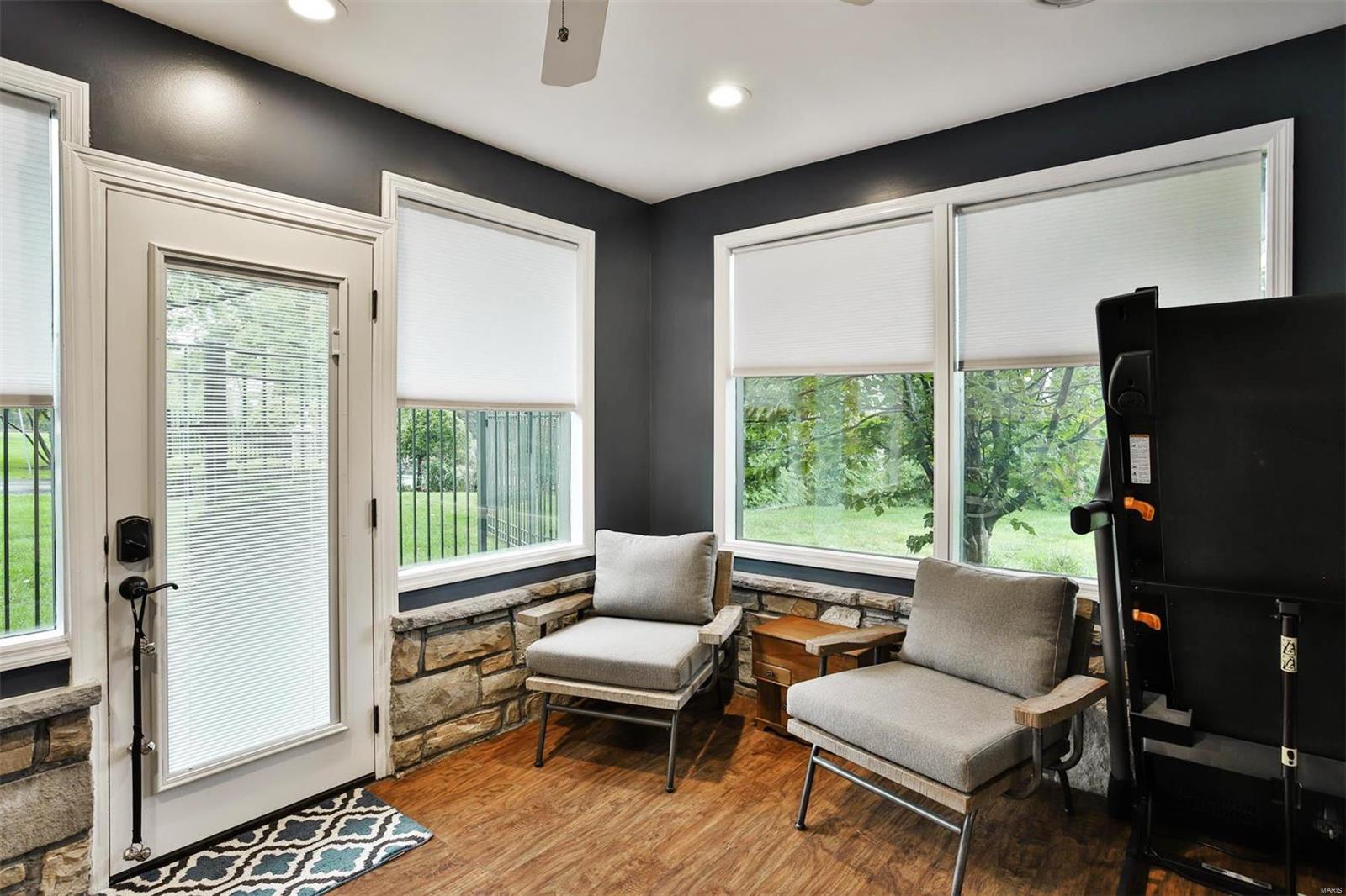 Country Aire - Residential