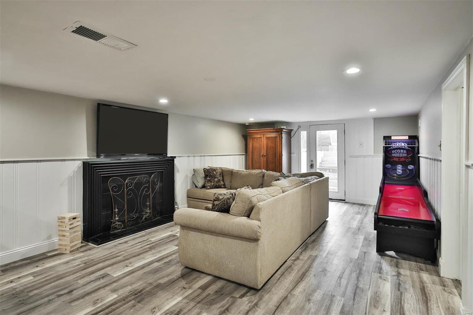 Country Aire - Residential