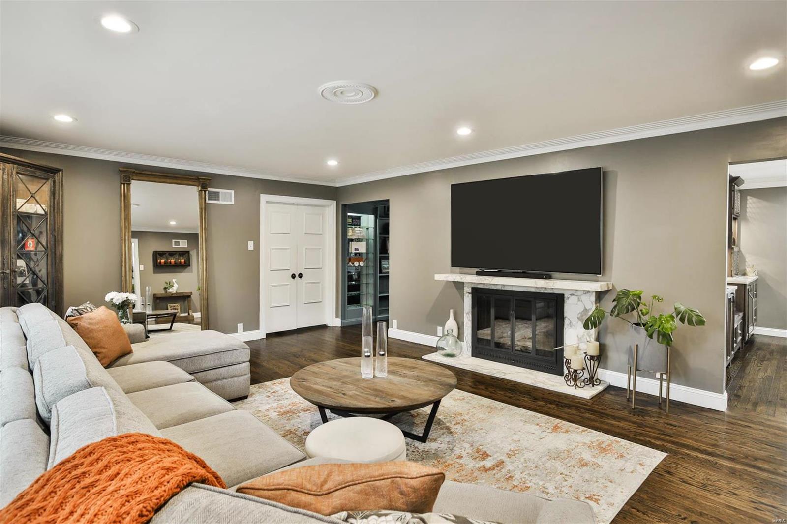 Country Aire - Residential