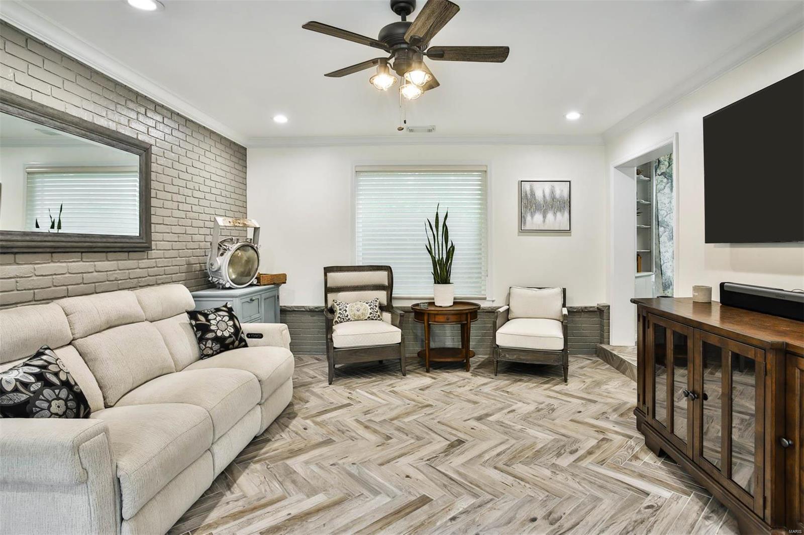 Country Aire - Residential