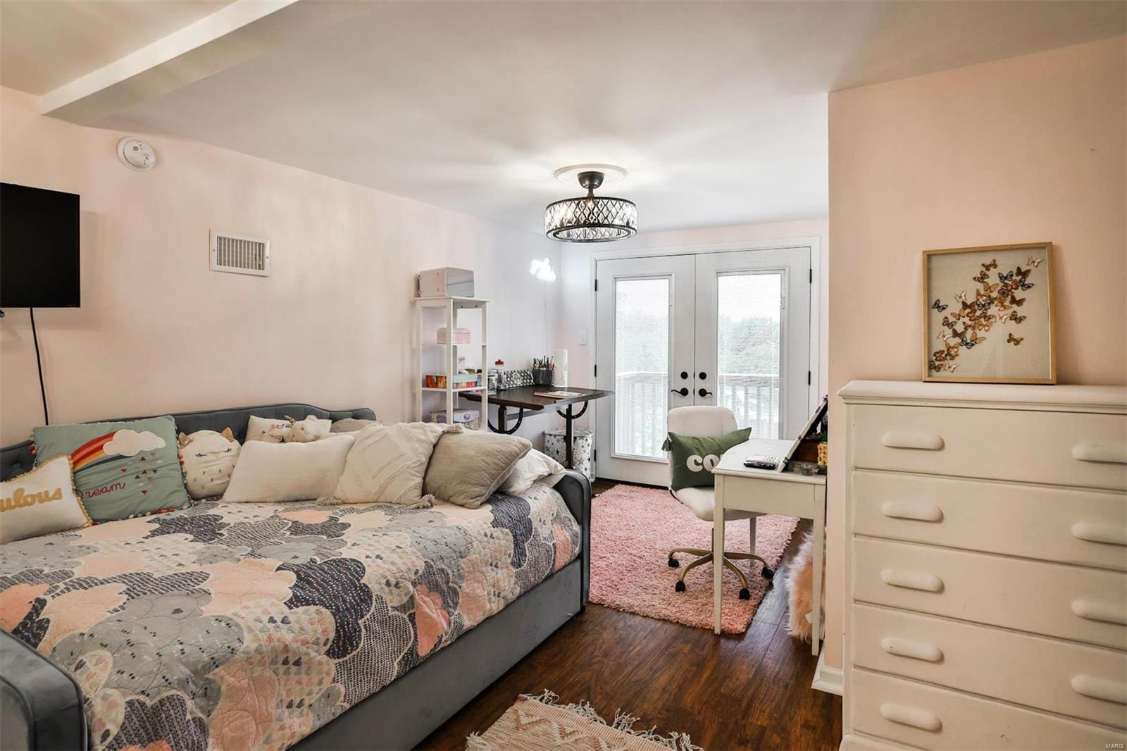 Country Aire - Residential