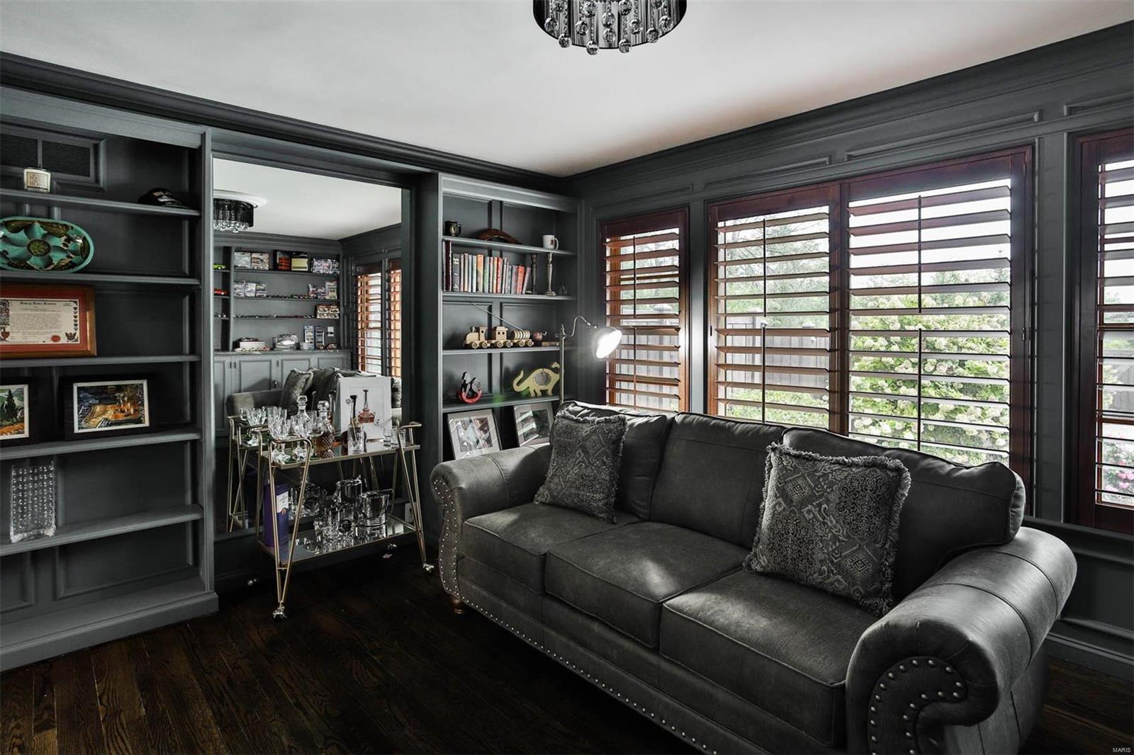 Country Aire - Residential