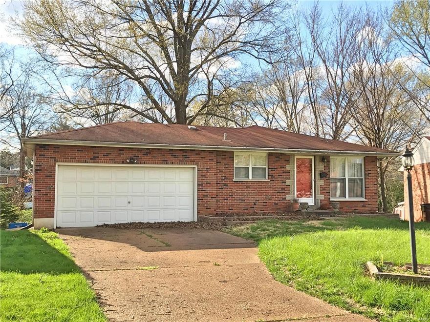 DON'T MISS YOUR CHANCE TO LIVE IN THIS FANTASTIC 3BEDROOM/1.5BATHROOM HOME IN AFFTON! This home showcases beautiful hardwood flooring, a spacious eat-in kitchen with lots of cabinet and counter space, three good sized bedrooms with great closet space, one full bathroom, and an in-suite half bathroom in the master bedroom. This home also features a large two car garage, a back deck, and a full partially finished basement with fantastic storage space, washer/dryer hookups, and a large area great for additional entertainment space! 
Professionally managed. Household monthly income of at least $3,600 required. Great rental history required, with no previous evictions. Good credit history required.