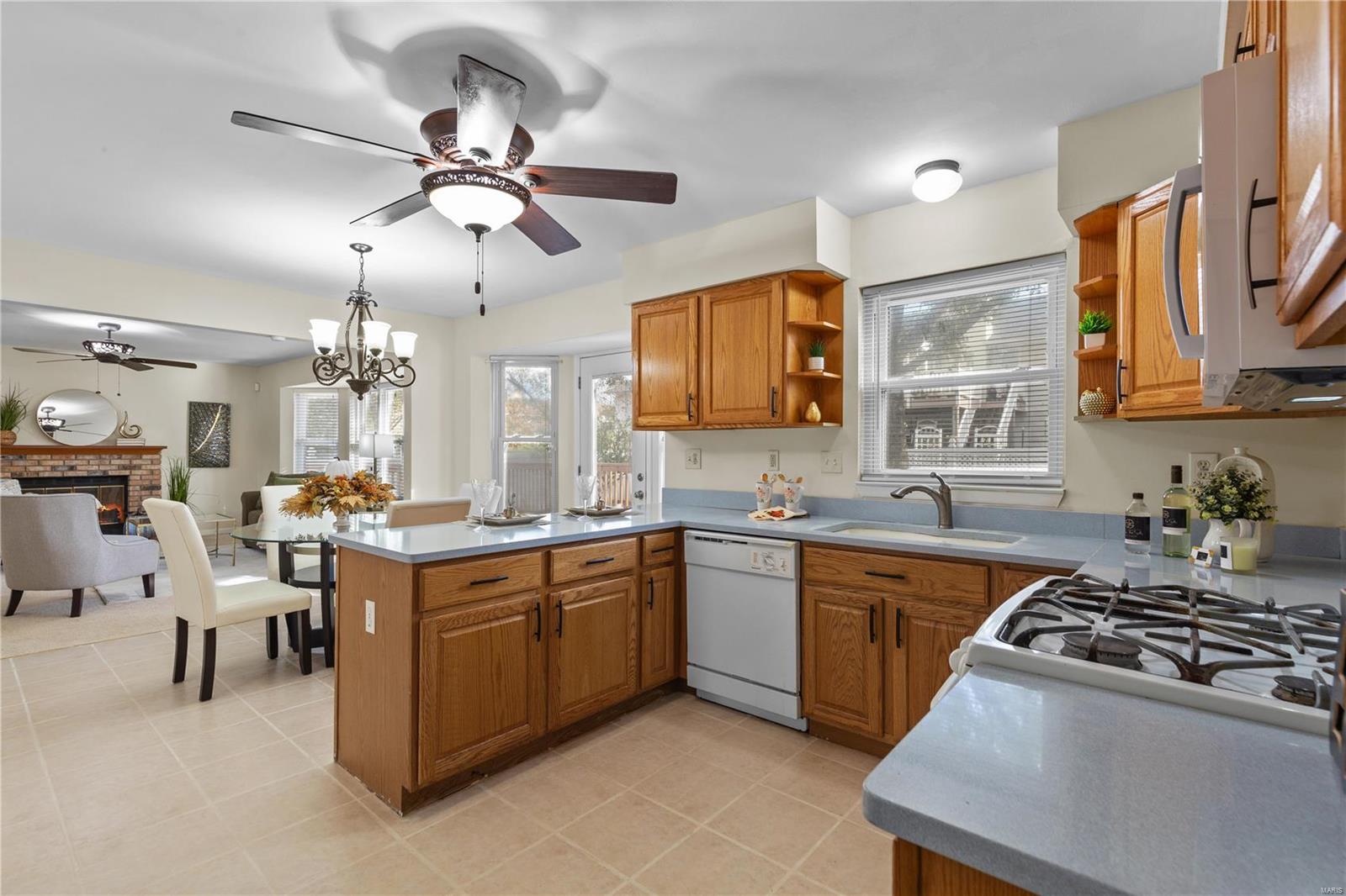 St Peters, Missouri 63376, United States, 4 Bedrooms Bedrooms, ,3 BathroomsBathrooms,Residential,Pending,36203