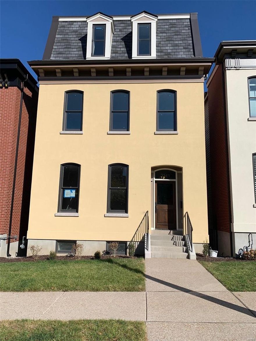 LAFAYETTE RESERVE - NEW CONSTRUCTION IN THE TIMELESS STYLE OF LAFAYETTE SQUARE. 2241 Hickory is the Campbell model with a 2-Room+ Bath 3rd Floor and Finished Lower Level. Oversized 1st Floor Deck, Roof Deck, Lots of Built-ins. More information on remaining Campbell models, as well as other models, at the Lafayette Reserve development website.

Owner/Broker. COOL: 14 SEER+