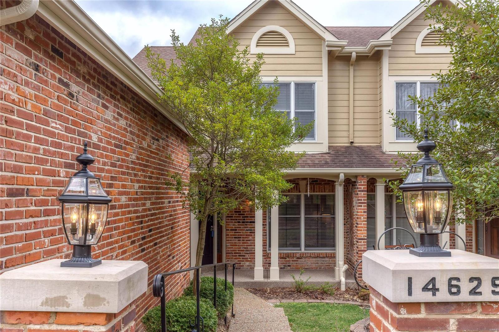 Townes/Thousand Oaks - Residential