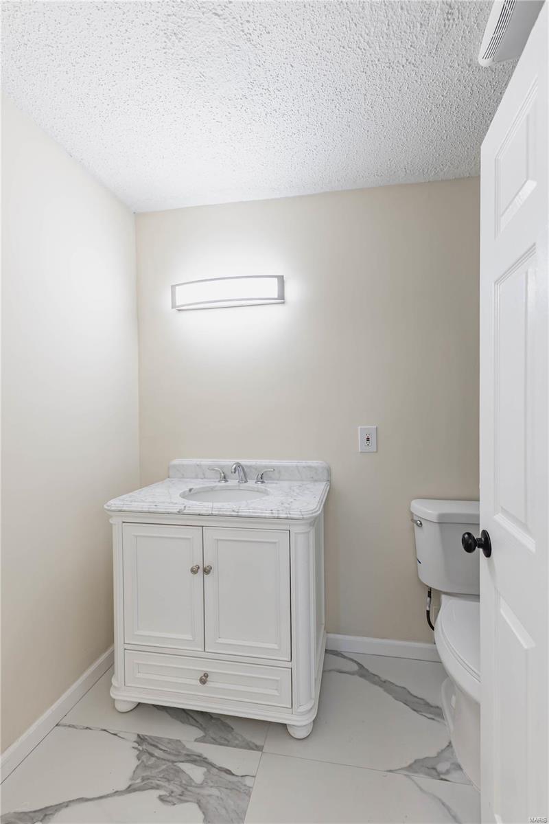 Maryland Heights, Missouri 63043, United States, 3 Bedrooms Bedrooms, ,2 BathroomsBathrooms,Residential,Pending,28079