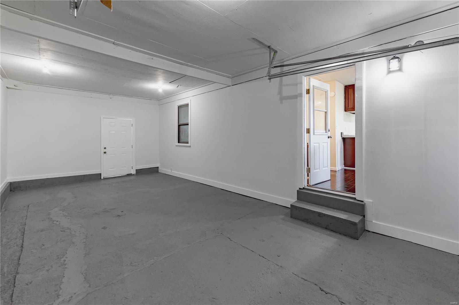 Maryland Heights, Missouri 63043, United States, 3 Bedrooms Bedrooms, ,2 BathroomsBathrooms,Residential,Pending,28079