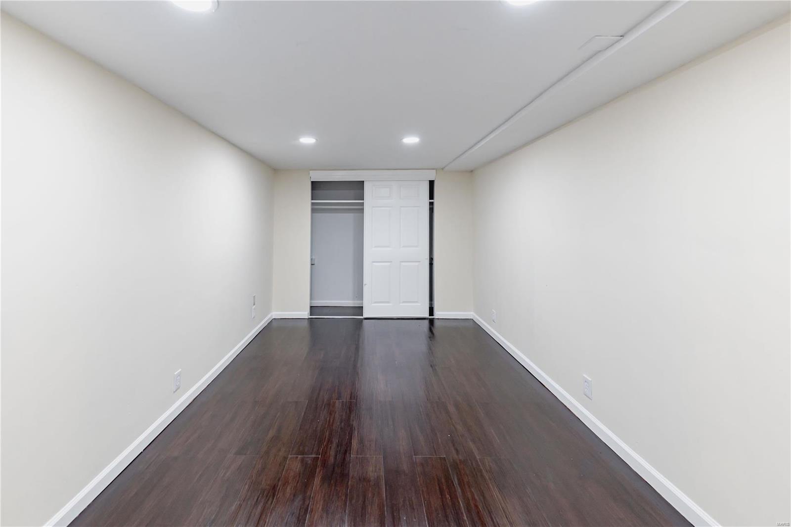 Maryland Heights, Missouri 63043, United States, 3 Bedrooms Bedrooms, ,2 BathroomsBathrooms,Residential,Pending,28079