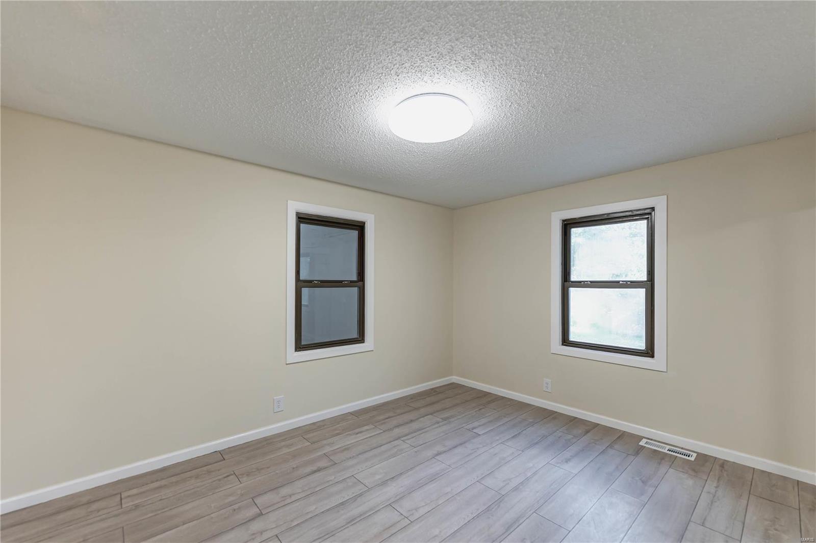 Maryland Heights, Missouri 63043, United States, 3 Bedrooms Bedrooms, ,2 BathroomsBathrooms,Residential,Pending,28079