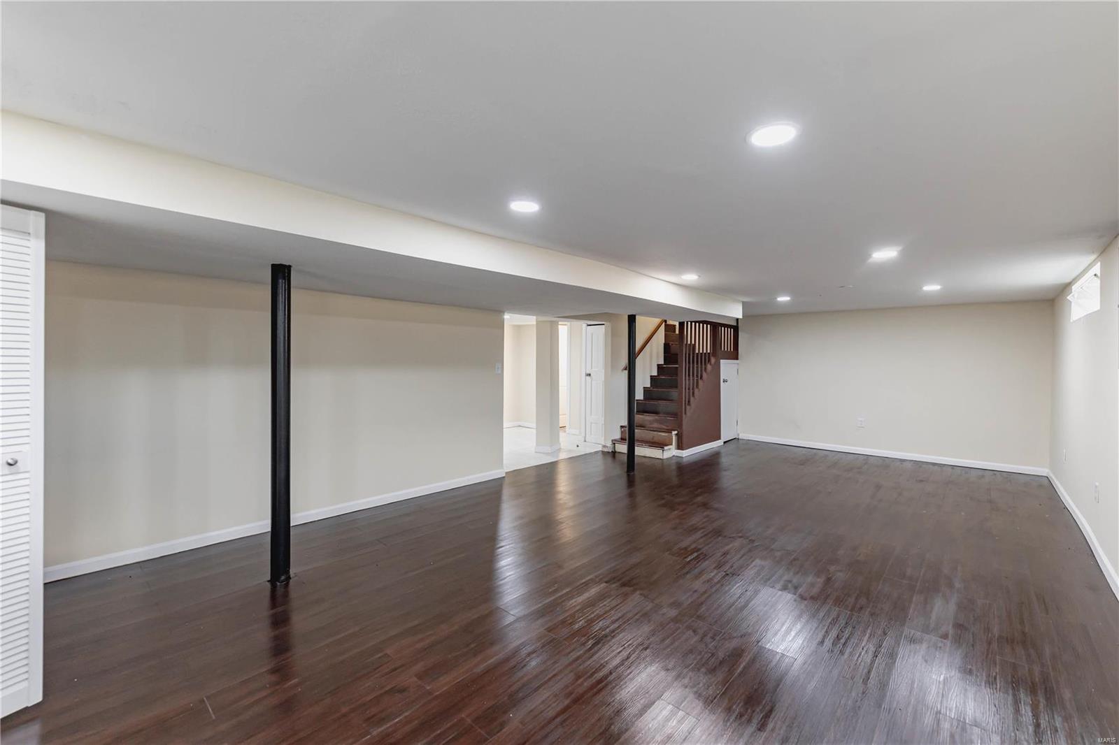 Maryland Heights, Missouri 63043, United States, 3 Bedrooms Bedrooms, ,2 BathroomsBathrooms,Residential,Pending,28079