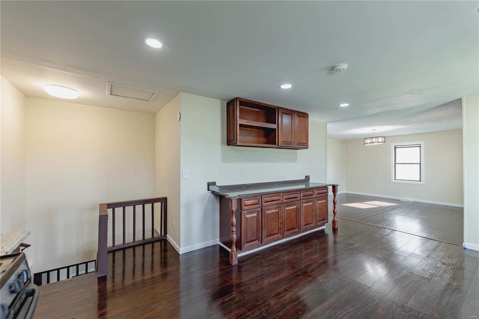 Maryland Heights, Missouri 63043, United States, 3 Bedrooms Bedrooms, ,2 BathroomsBathrooms,Residential,Pending,28079