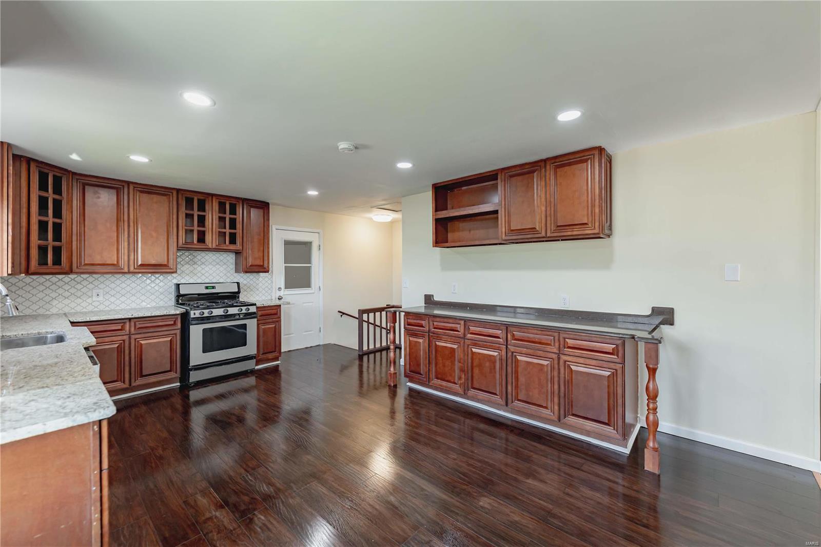 Maryland Heights, Missouri 63043, United States, 3 Bedrooms Bedrooms, ,2 BathroomsBathrooms,Residential,Pending,28079