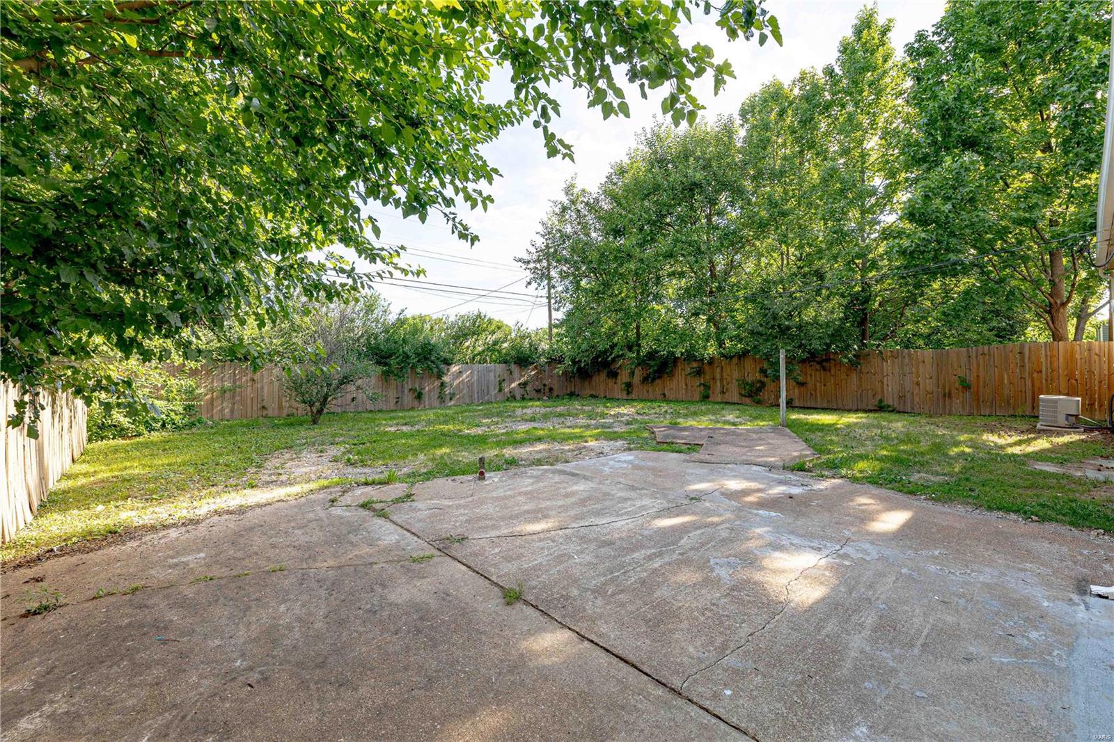 Maryland Heights, Missouri 63043, United States, 3 Bedrooms Bedrooms, ,2 BathroomsBathrooms,Residential,Pending,28079