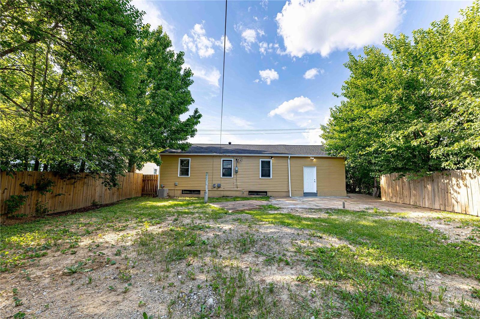 Maryland Heights, Missouri 63043, United States, 3 Bedrooms Bedrooms, ,2 BathroomsBathrooms,Residential,Pending,28079