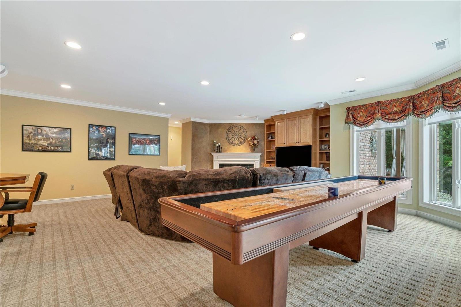 Town & Country Manor - Residential