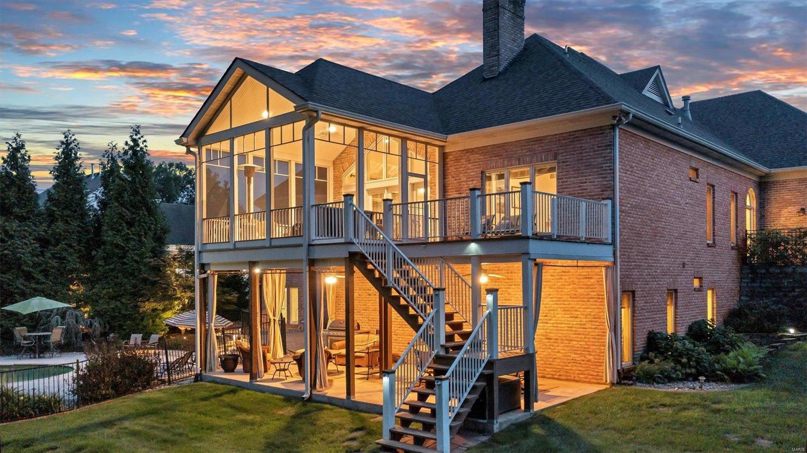 Town & Country Manor - Residential