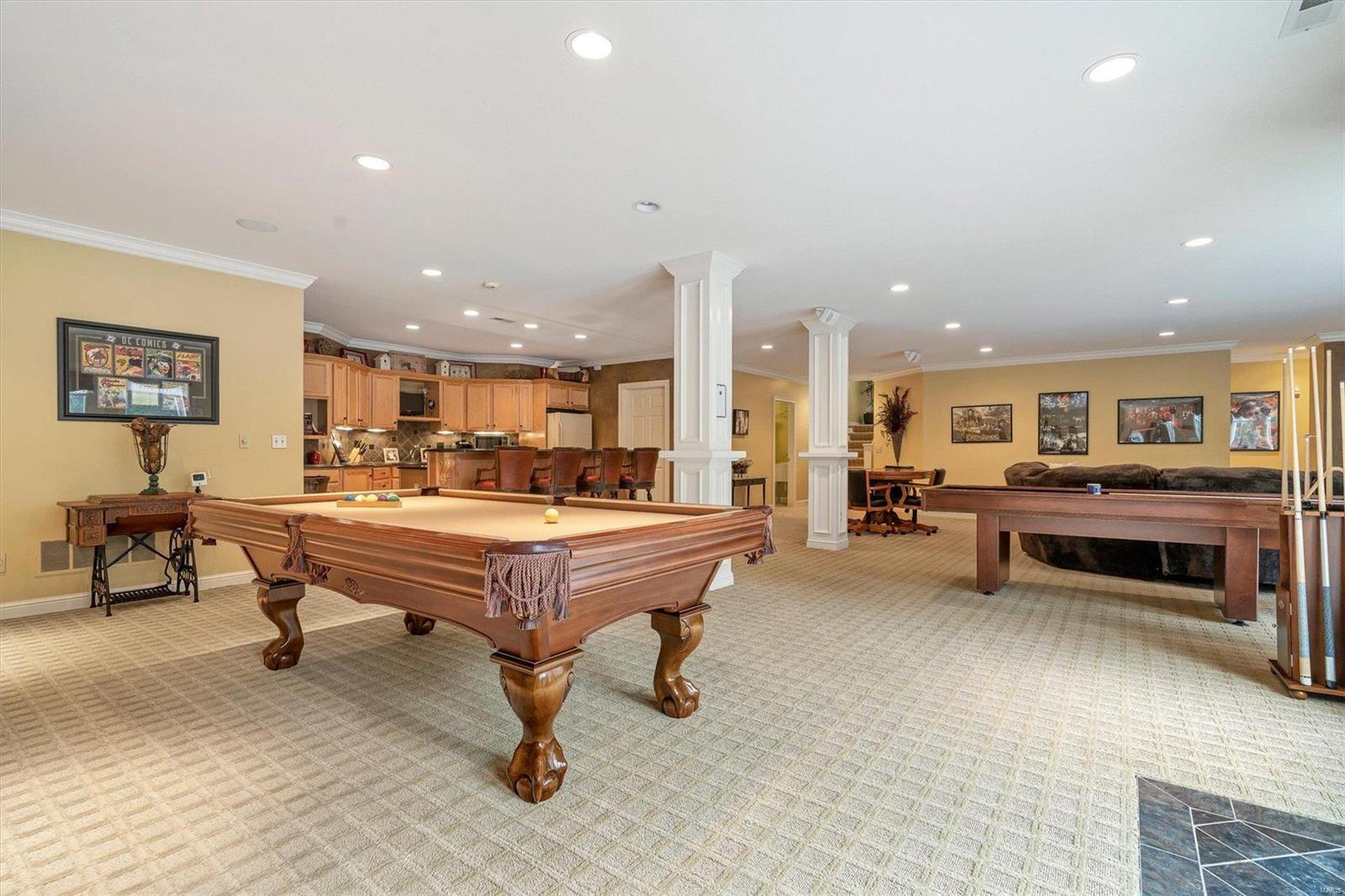 Town & Country Manor - Residential