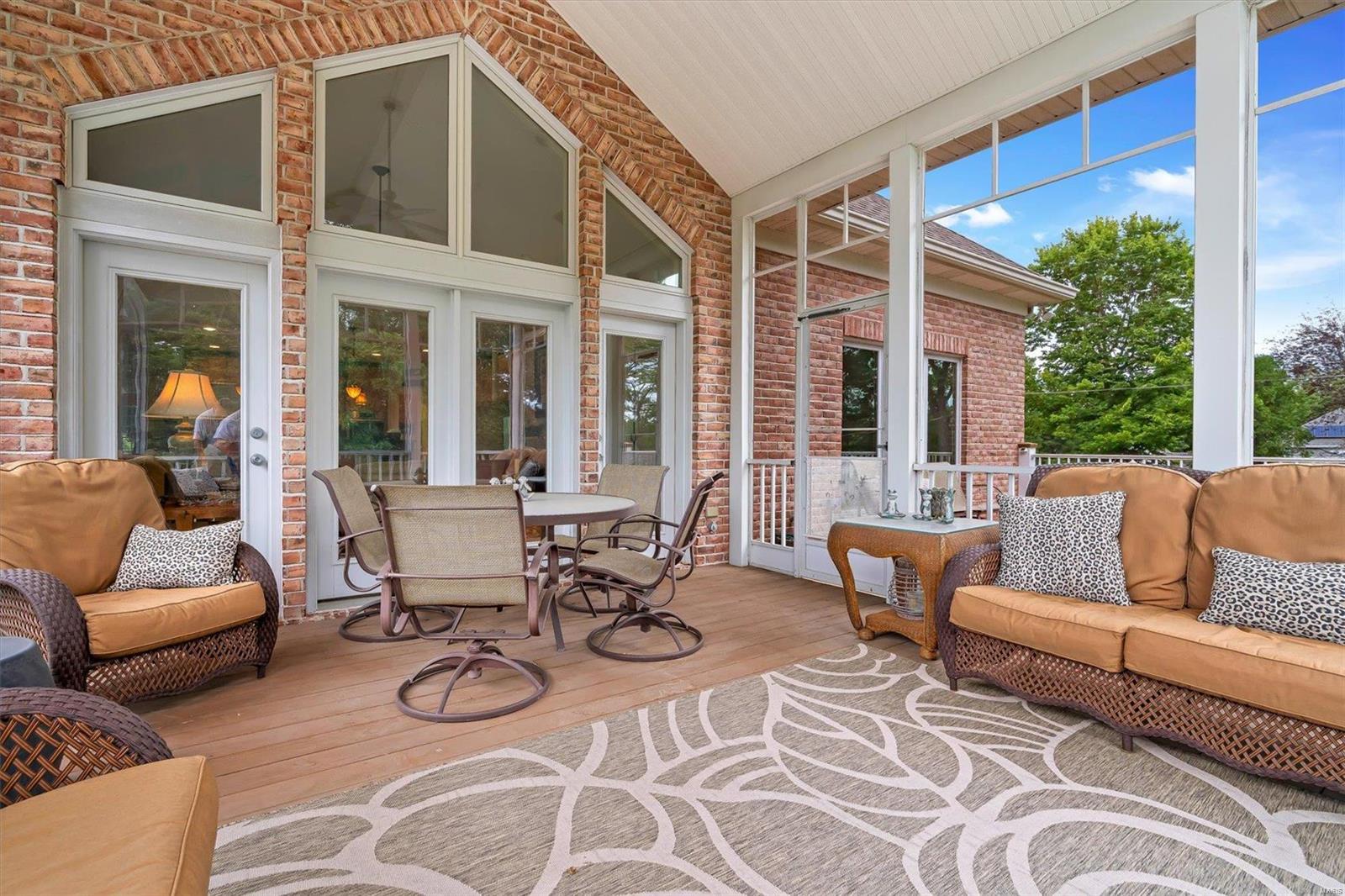 Town & Country Manor - Residential