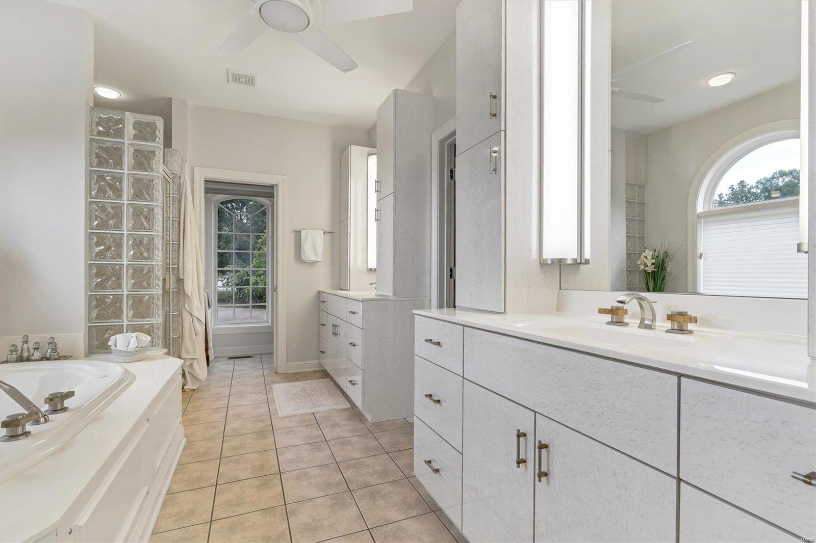 Town & Country Manor - Residential