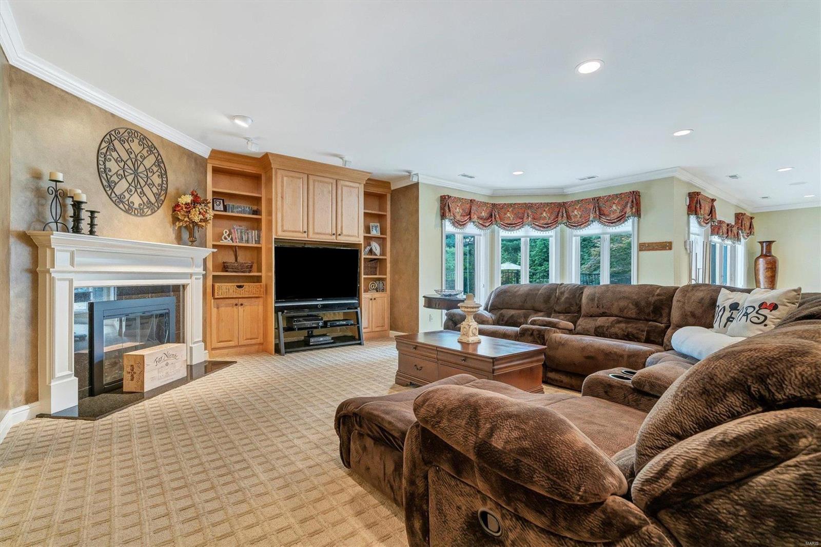 Town & Country Manor - Residential