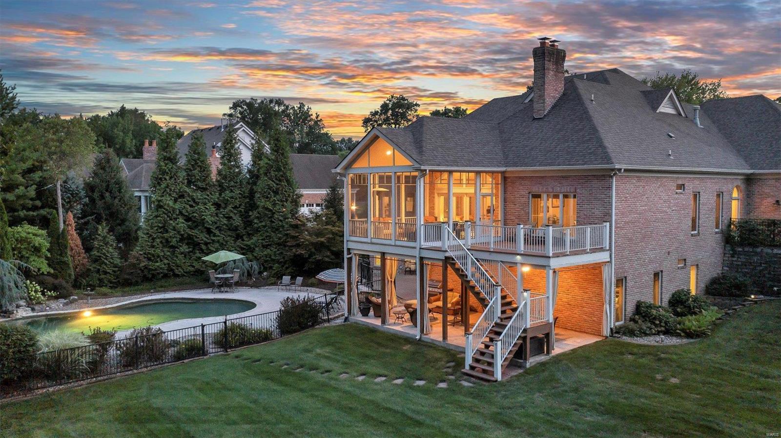 Town & Country Manor - Residential