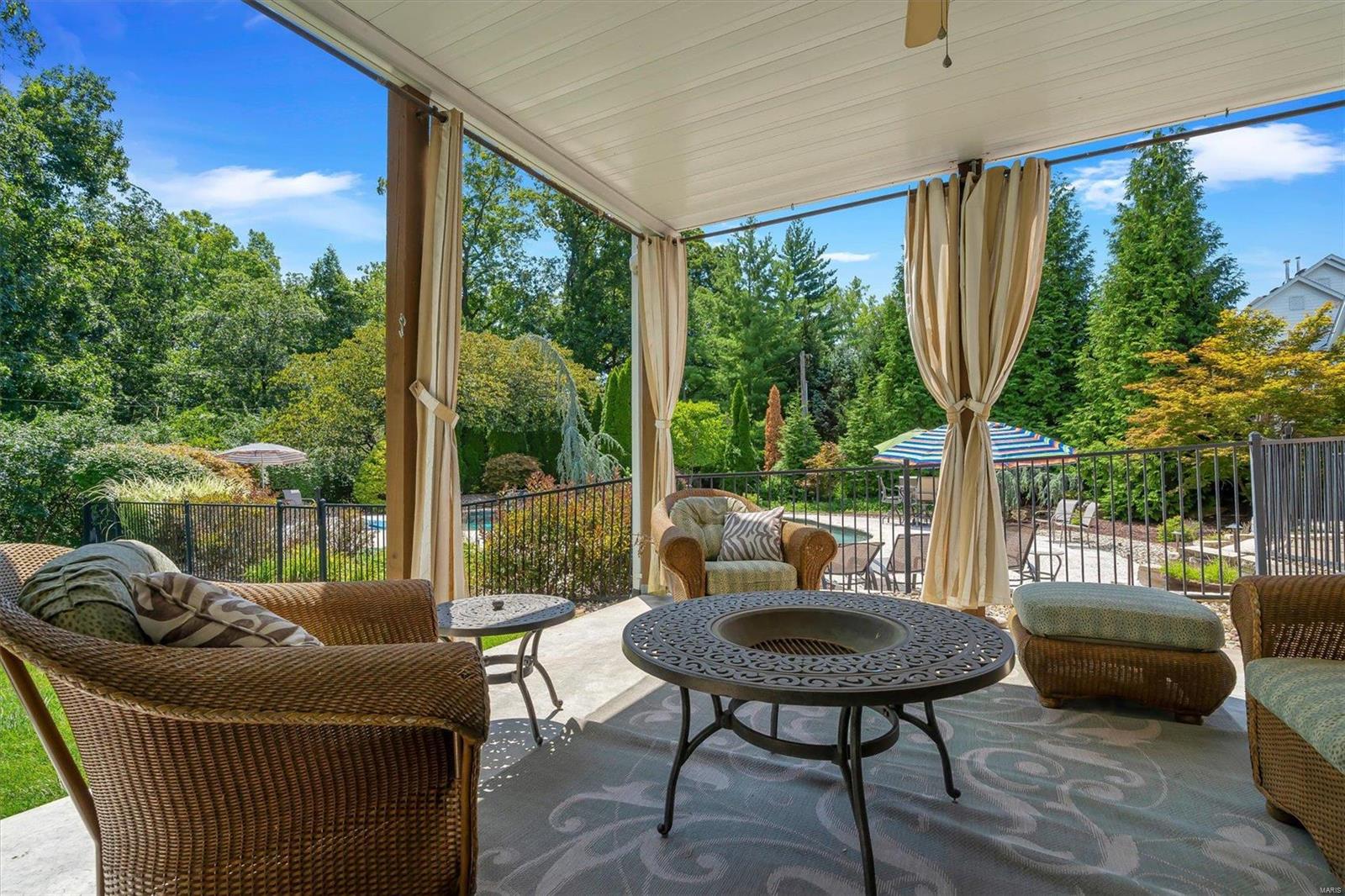 Town & Country Manor - Residential