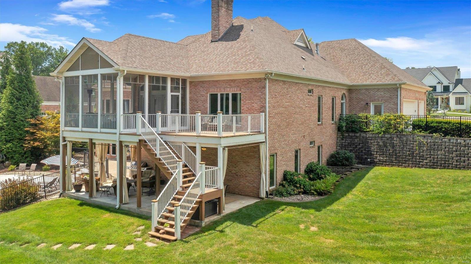 Town & Country Manor - Residential