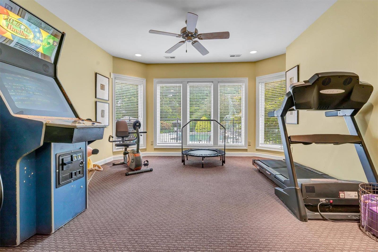 Town & Country Manor - Residential